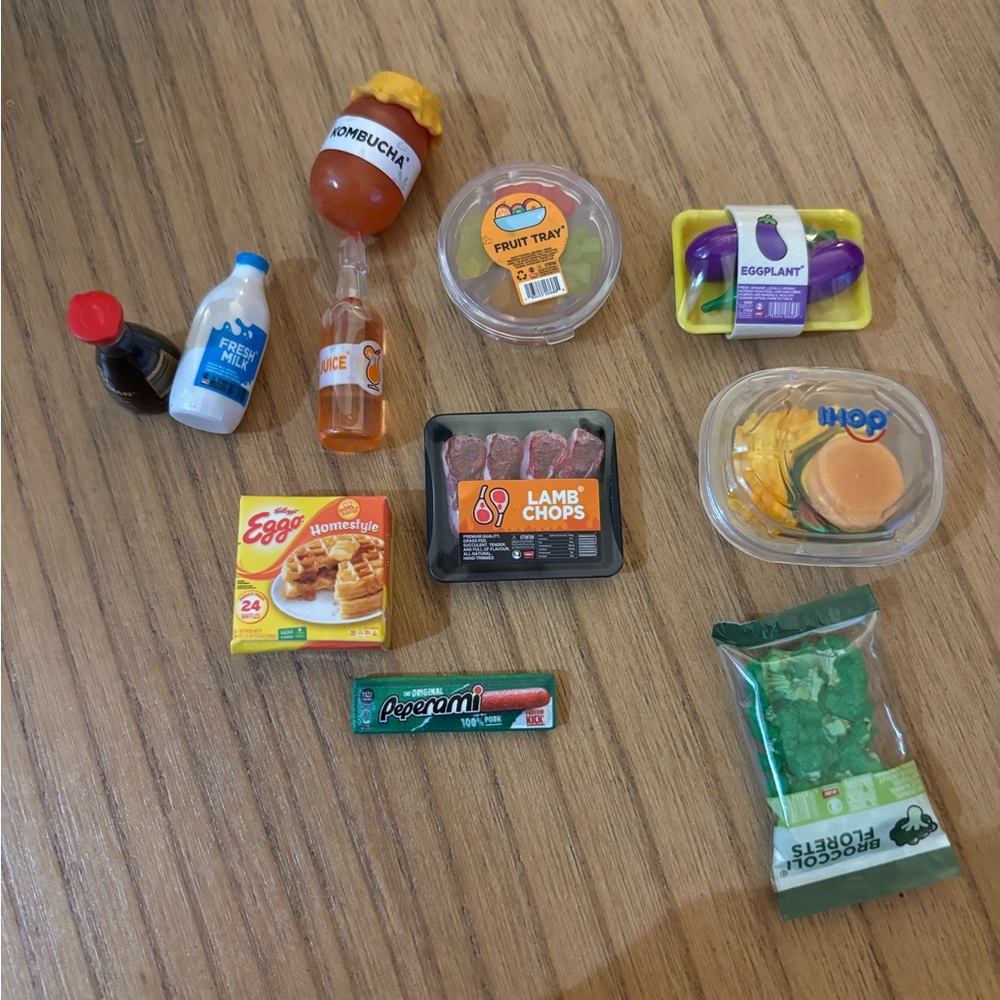 Mini Brands fridge food